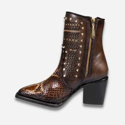 Botin Dama Cuadra Cafe